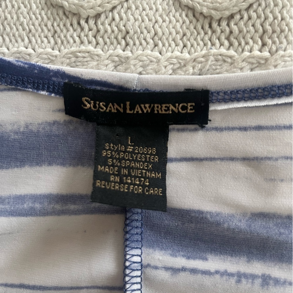 Susan Lawrence Striped Blue and White Women's Top size Large - Picture 10 of 13